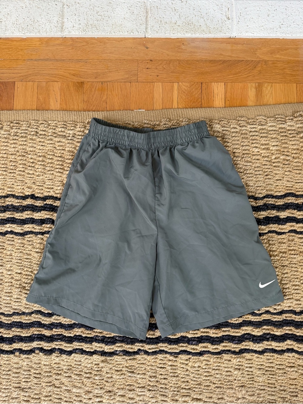 Nike Kids Gray Performance Athletic Shorts Size M